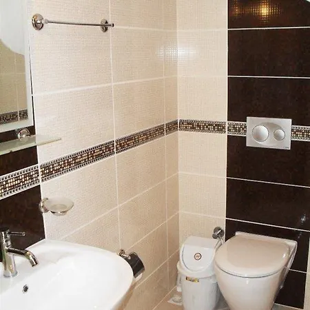 Deska Hisar Garden Hotell